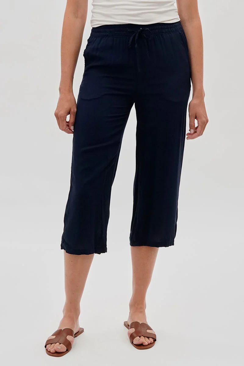 International INC Company Cropped Tie Waist Pants - Navy