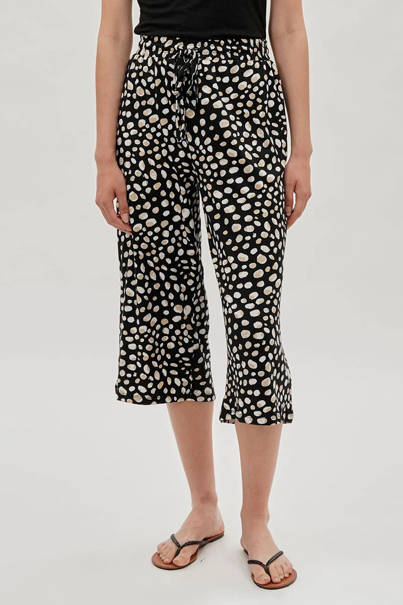 International INC Company Dotted Cropped Pants - Black