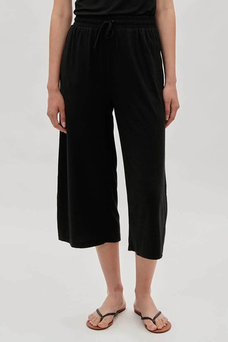 International INC Company Tie Waist Cropped Pants - Black