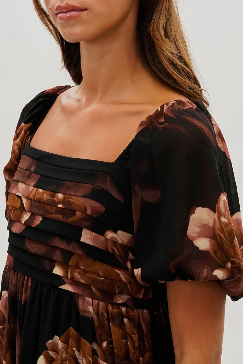 Beechers Brook Floral Pleated Square Neck Midi Dress - Black - Image 4