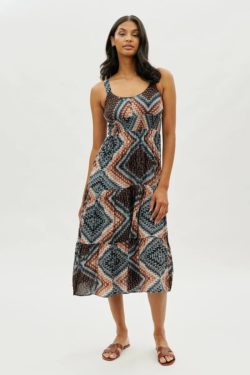 Limite Geometric Print Smocked Waist Midi Dress - Black - Image 5