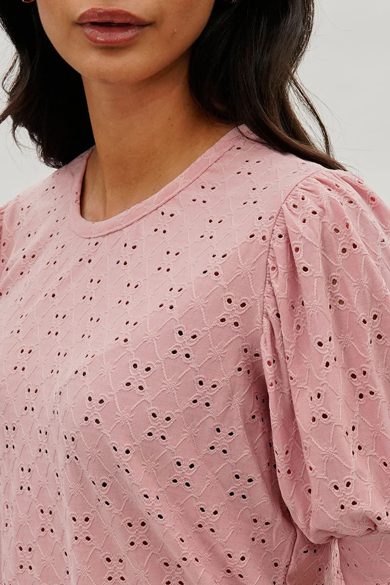 Beechers Brook Eyelet Detail Puff Sleeve Blouse - Pink - Image 4