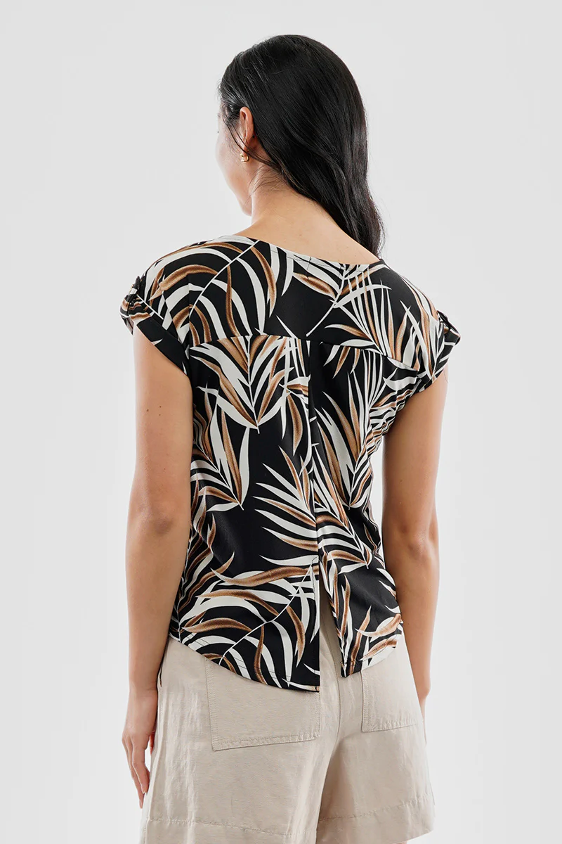 Beechers Brook Leaf Print Cap Sleeve Back Slit Tee - Black - Image 3