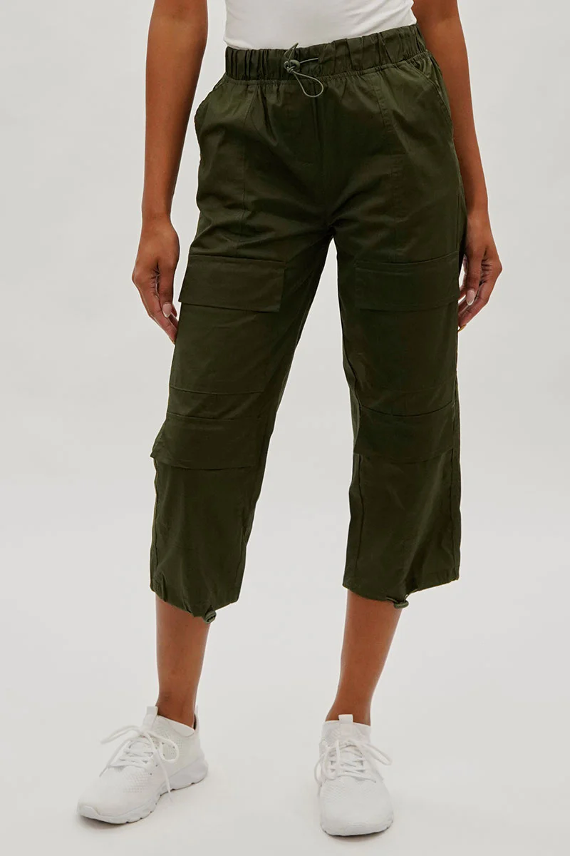 International INC Company Utility Cargo Capris - Olive