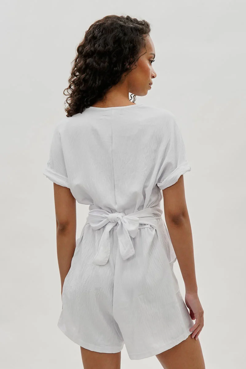 Stylexchange Vintage Back Tie Button Up Romper - White - Image 3