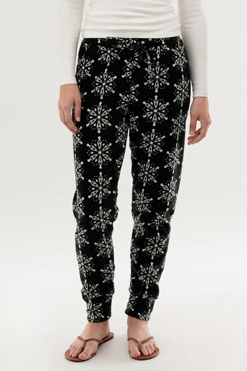 Canada Weather Gear Festive Print Pajama Pants - Black
