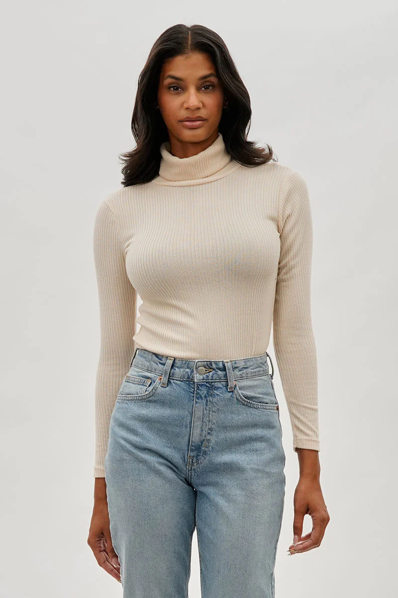 Magazine Ribbed Turtleneck Pullover Sweater - Cream