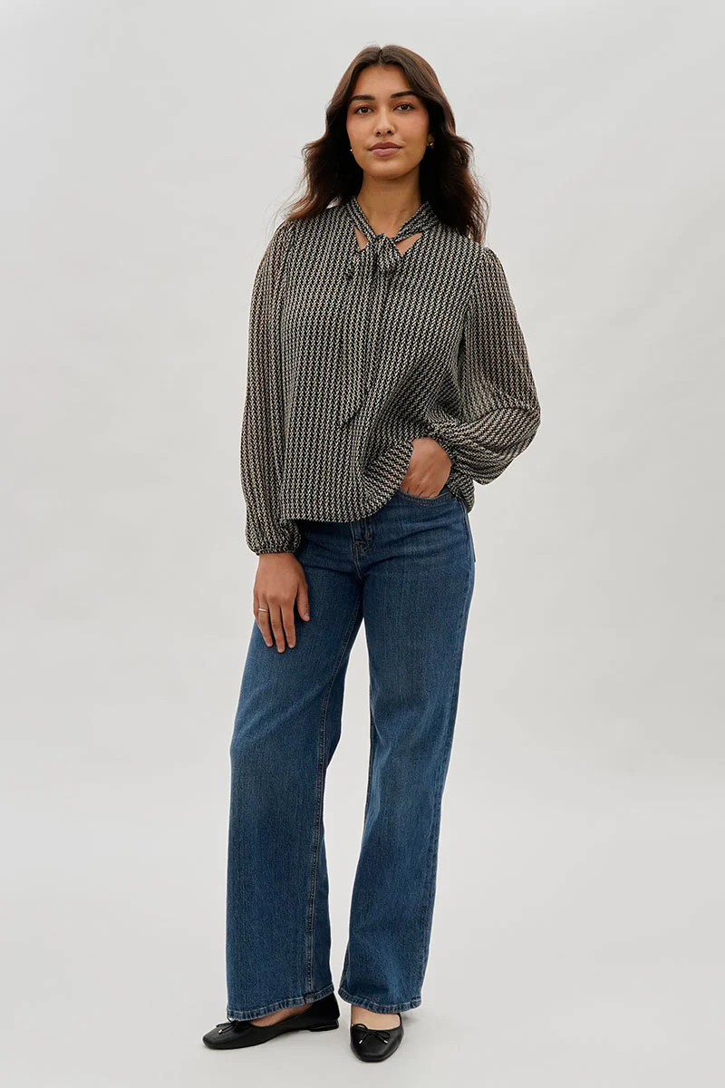 Beechers Brook Tie-Neck Long Sleeve Blouse - Black - Image 5